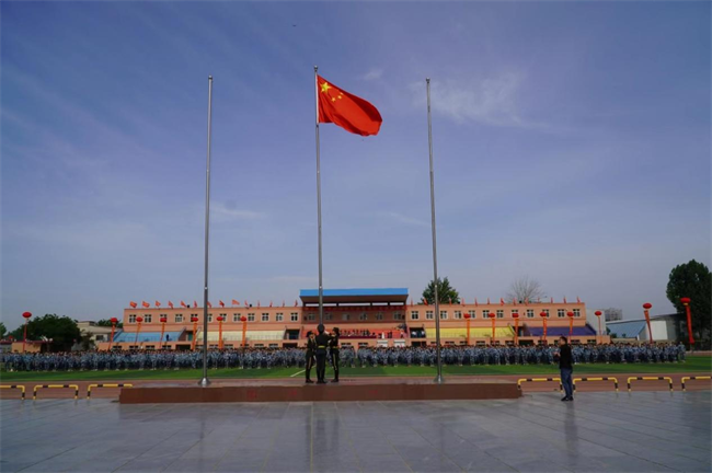 米乐mile官方网站隆重举行“国防后备营”成立暨授旗仪式