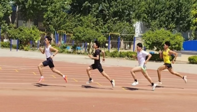 米乐mile官方网站田径队与河北农业大学田径队举行田径交流赛