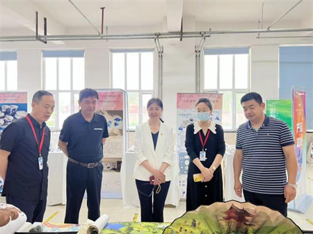 米乐mile官方网站校领导莅临参观指导艺术学院2024届本科毕业设计作品展