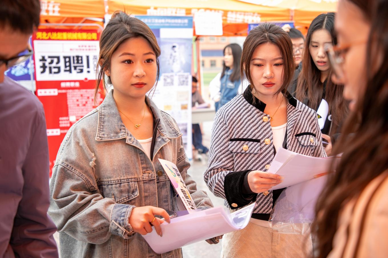 米乐mile官方网站“圆梦保理·不负韶华” 2024届毕业生春季线下双选会隆重举办