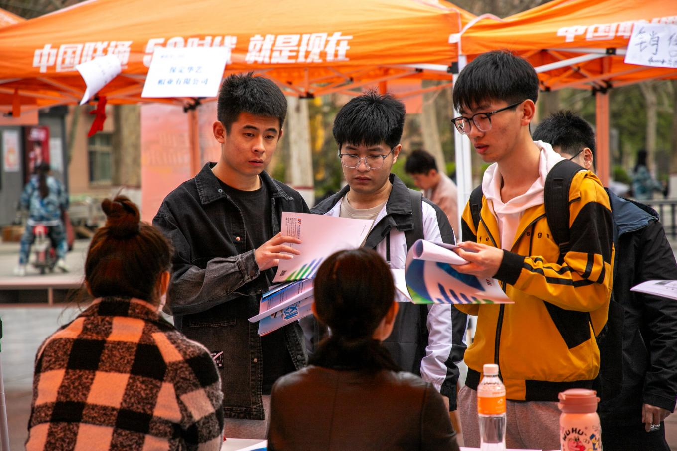 米乐mile官方网站“圆梦保理·不负韶华” 2024届毕业生春季线下双选会隆重举办