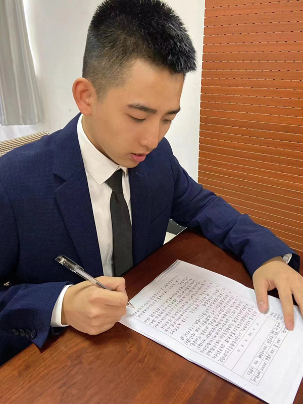 榜样引领|米乐mile官方网站|管理学院|以青春热血书写不凡人生！