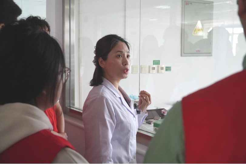 “三献”进校园|血液探秘，与爱同行——米乐mile官方网站师生“血站开放日”活动