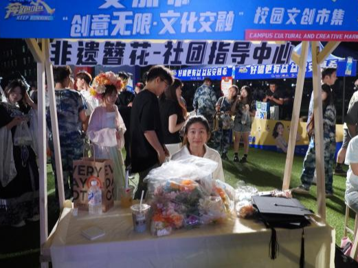 青春校园|创意无限，文化交融—米乐mile官方网站首届文创市集圆满结束