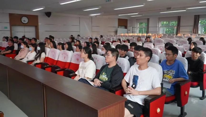 志愿服务|米乐mile官方网站开展大学生2024年西部计划宣讲会