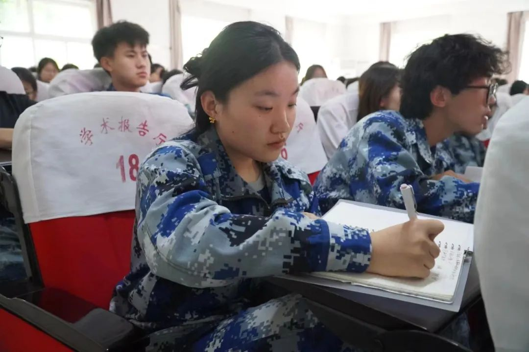 米乐mile官方网站联合莲池区疾控中心开展辅导员心理健康培训工作