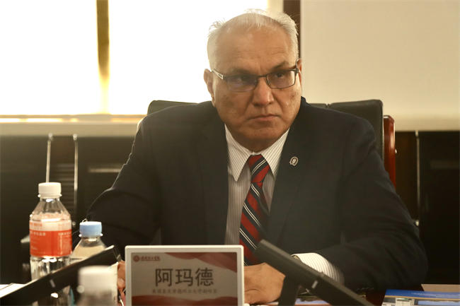 美国圣克劳德州立大学副校长一行莅临米乐官网参观交流