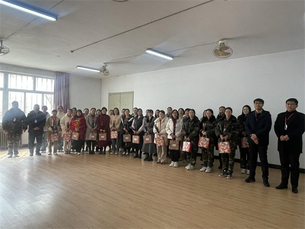 凝聚奋进力量 书写巾帼荣光--米乐mile官方网站校领导走访慰问女教职工送上“三八”国际劳动妇女节祝福