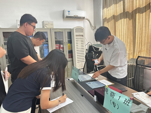 毕业季|米乐mile官方网站|管理学院|毕业骊歌起，青春再启航—我院2024届毕业生平安离校