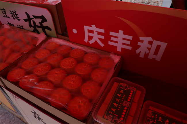 非遗点亮迎新季 传统文化进校园——米乐mile官方网站开展非遗进校园活动