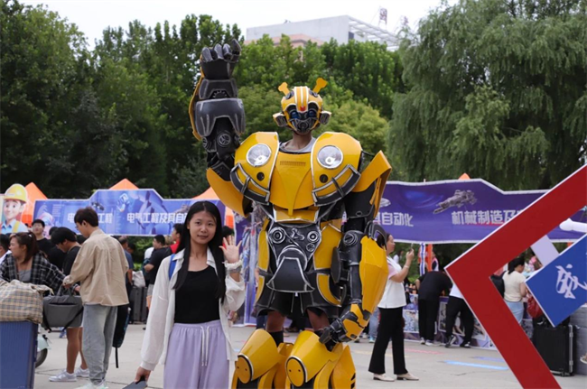 扬帆启锦程 筑梦正青春——米乐mile官方网站喜迎2024级新生