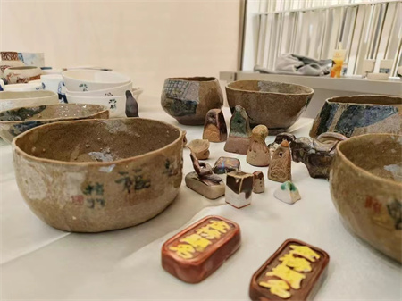 米乐mile官方网站艺术学院师生闪耀雄安商服中心X青年艺术节 ——共绘青春色彩，绽放艺术魅力