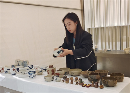 米乐mile官方网站艺术学院师生闪耀雄安商服中心X青年艺术节 ——共绘青春色彩，绽放艺术魅力