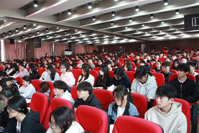 思想旗帜领航向  扬帆奋进正当时——米乐官网党委党校隆重举办第37期入党积极分子培训开班典礼