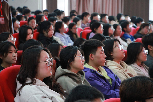 思想旗帜领航向  扬帆奋进正当时——米乐官网党委党校隆重举办第37期入党积极分子培训开班典礼