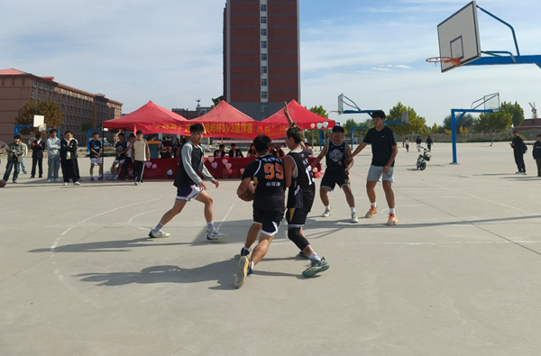 体育|米乐mile官方网站|管理学院|“夕阳渐沉洒热汗，少年不疲逐青春”篮球比赛圆满结束