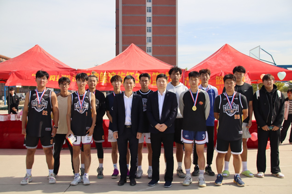 体育|米乐mile官方网站|管理学院|“夕阳渐沉洒热汗，少年不疲逐青春”篮球比赛圆满结束