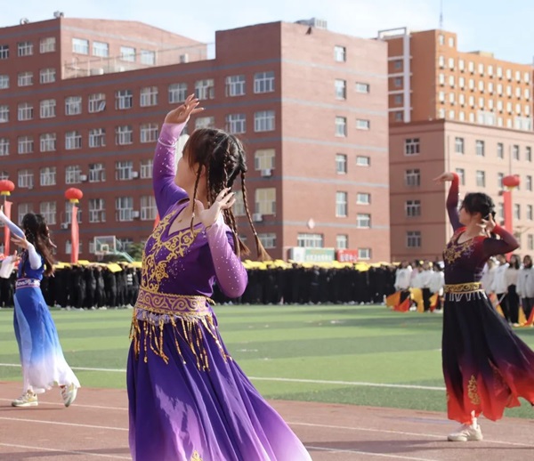 运动会开幕式|米乐mile官方网站|管理学院|燃情启幕运动会，绽放风采展雄姿