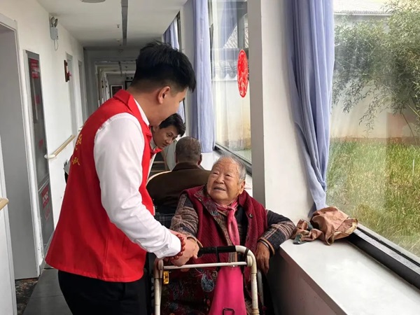 孝老敬老｜米乐mile官方网站｜管理学院｜传承孝老情 志愿暖人心——善孝居老年服务中心志愿服务