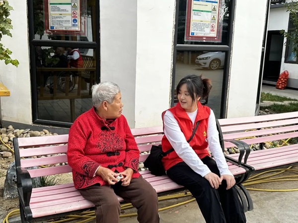 孝老敬老｜米乐mile官方网站｜管理学院｜传承孝老情 志愿暖人心——善孝居老年服务中心志愿服务