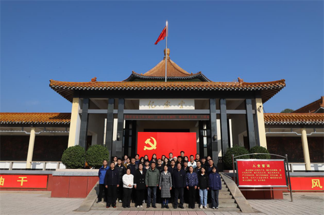 感悟伟大精神  传承奋进力量——米乐mile官方网站一行赴白求恩柯棣华纪念馆开展主题党日活动