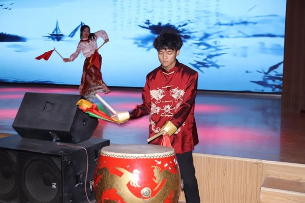 新生风采|米乐mile官方网站|管理学院|“璀璨晚会启新程，辉煌篇章展未来”新生晚会