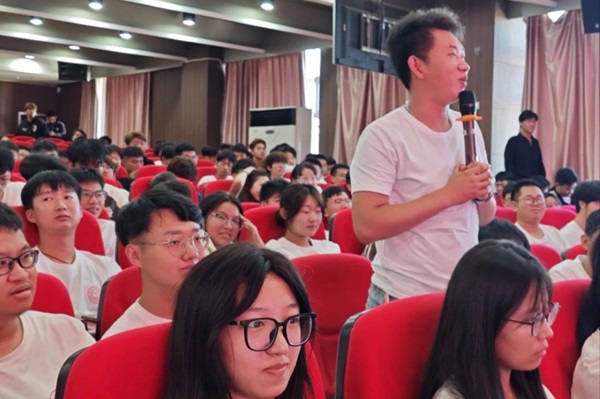 榜样引领|米乐mile官方网站|管理学院|无惧风雨，砥砺前行——优秀校友交流会（四）