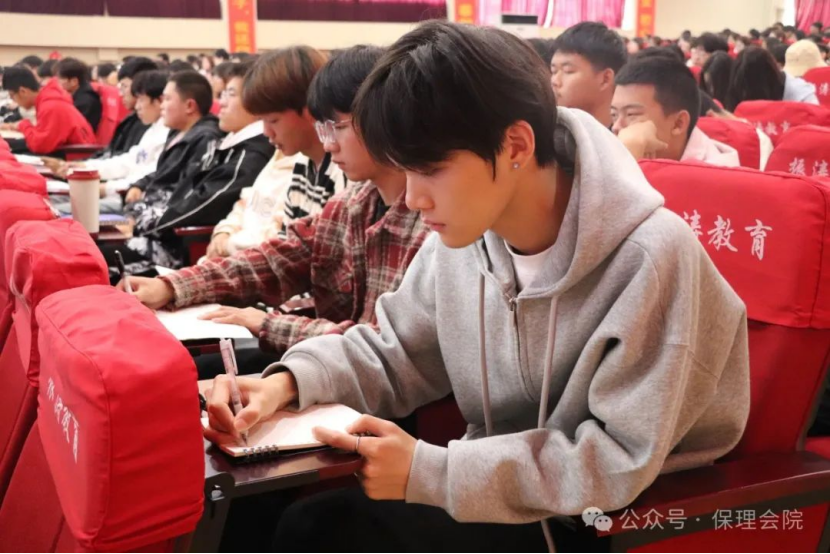 米乐mile官方网站会计学院企业讲座助力，绘制职业蓝图