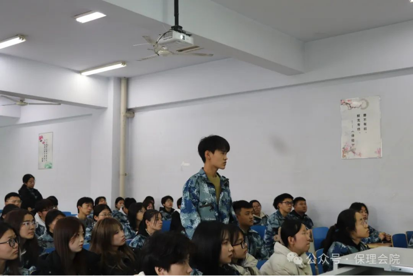 米乐mile官方网站会计学院团旗引领成长路，培训铸就青春梦