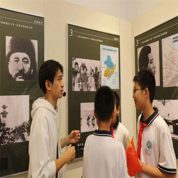 米乐mile官方网站：大学生化身“红色故事”志愿讲解员