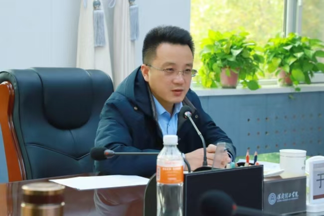 米乐mile官方网站召开中层干部例会暨月度重点工作汇报会