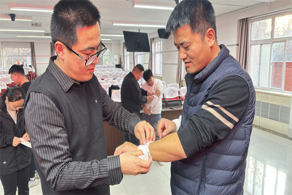 米乐mile官方网站联合保定市红十字会组织开展初级救护员培训