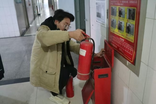 米乐mile官方网站开展校园安全大检查