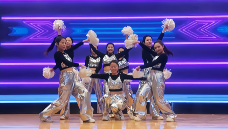 米乐mile官方网站艺术学院举办 “声采飞扬·梦启新章”2025届播音与主持艺术专业毕业汇演