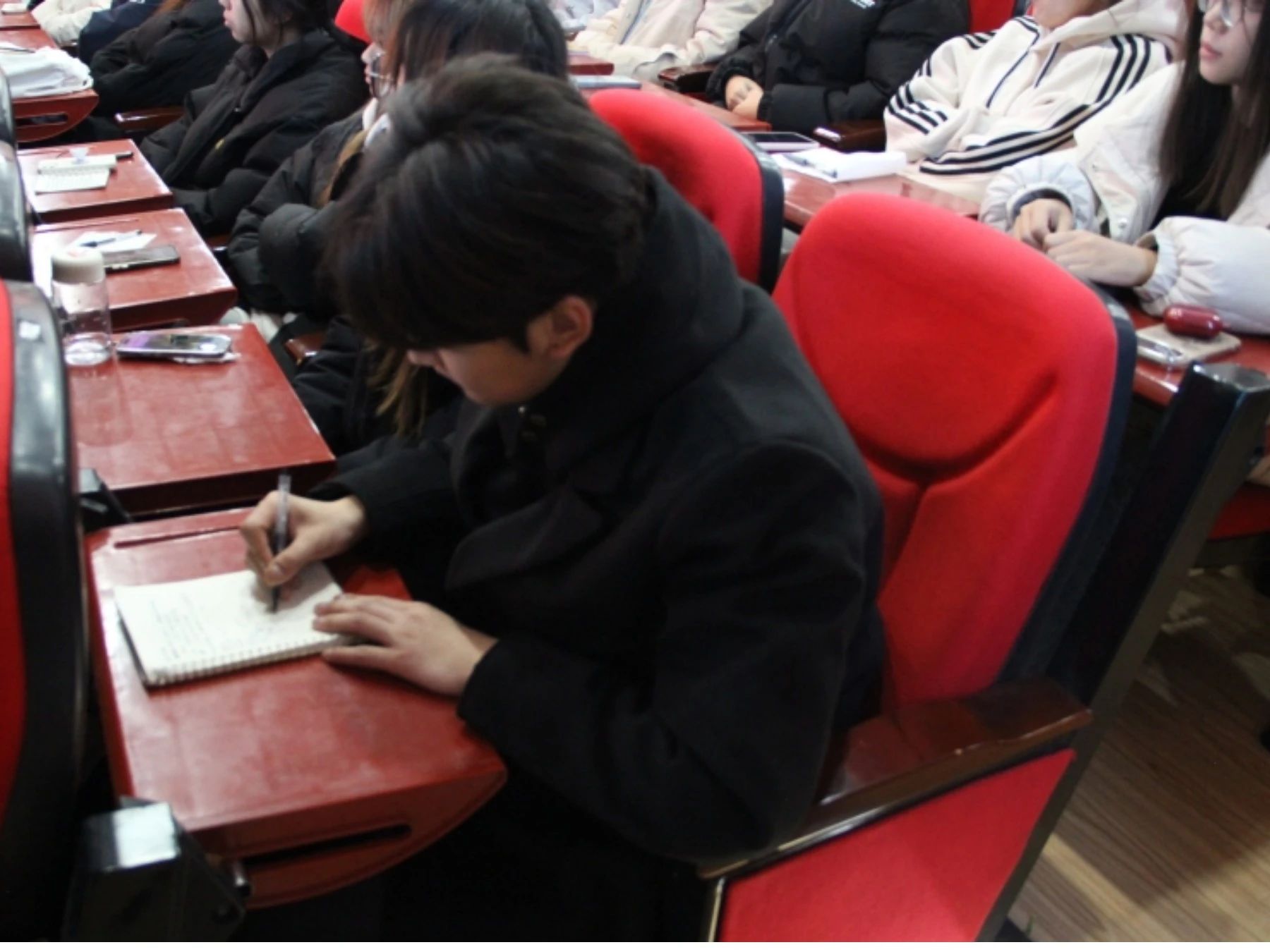 文明用网新征程，法制教育引航标——米乐mile官方网站举办“文明用网，法制教育”主题讲座