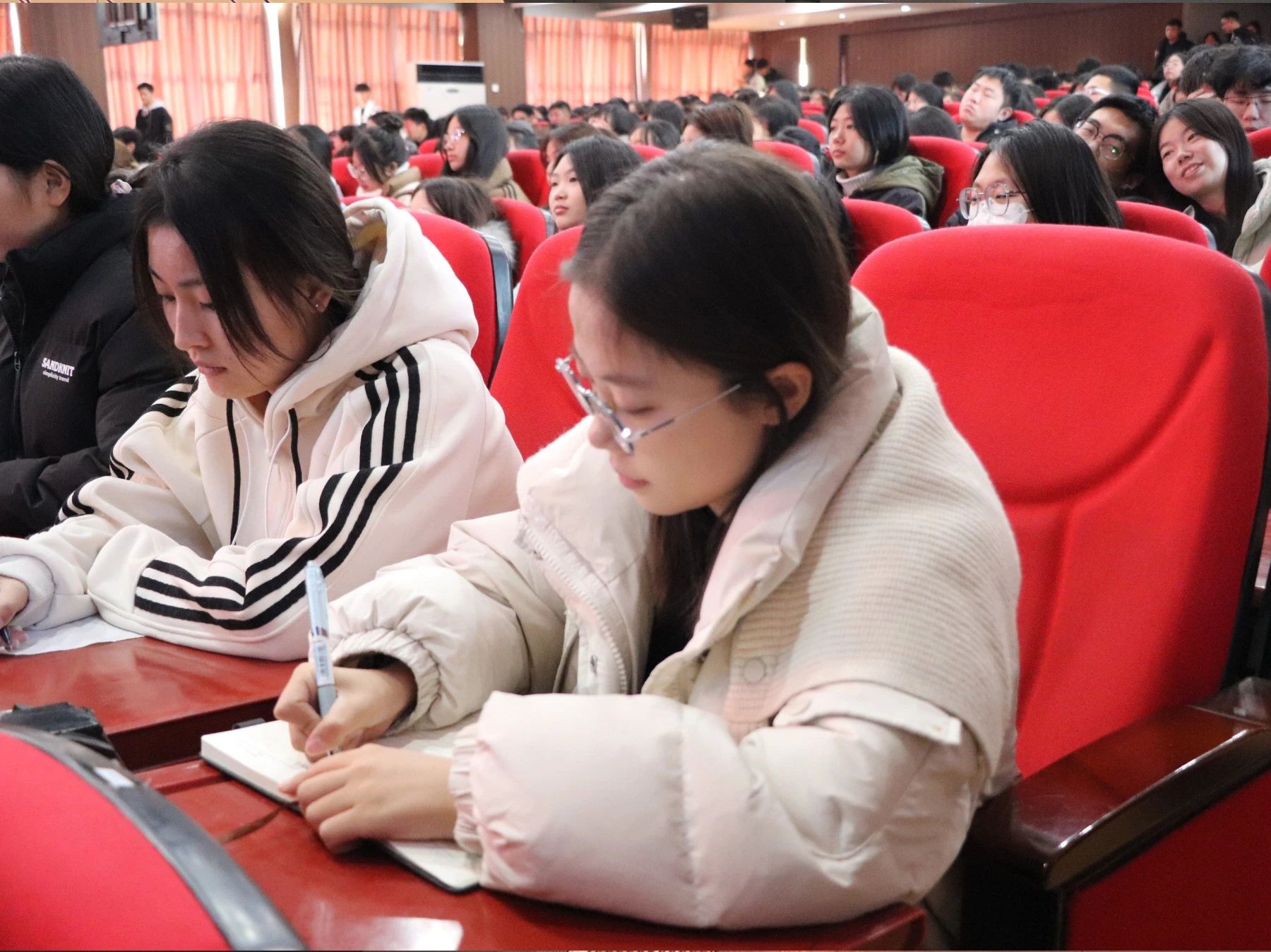 文明用网新征程，法制教育引航标——米乐mile官方网站举办“文明用网，法制教育”主题讲座