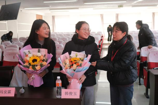 米乐mile官方网站成功举办考研经验分享会