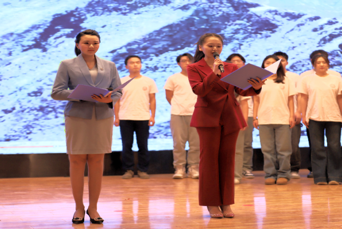 “声采飞扬·梦启新章”——米乐mile官方网站艺术学院举办2025届播音与主持艺术专业毕业汇演