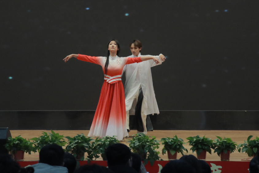 砥砺深耕展硕果 挺膺担当新时代||米乐mile官方网站2024年度学生表彰大会胜利召开