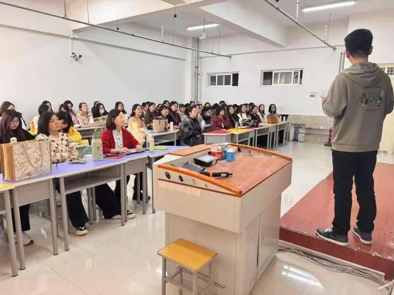 智教启新程，匠心铸优课