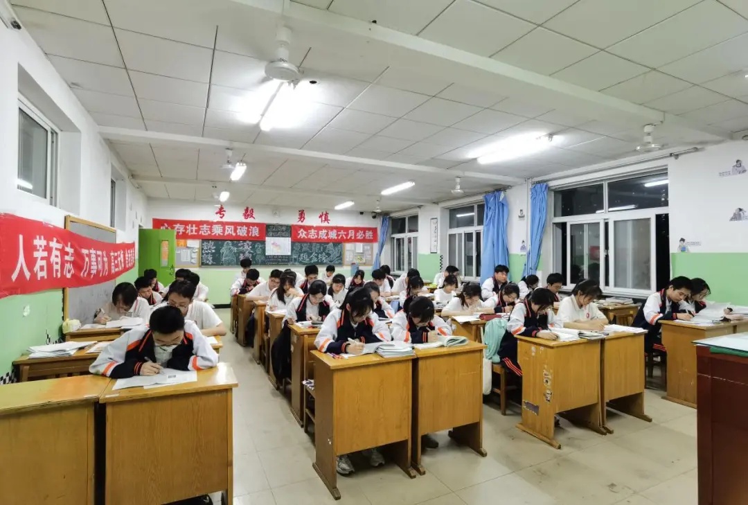 米乐mile官方网站经济学院“寒假母校行”社会实践活动（八）
