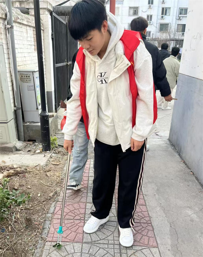 践行雷锋精神 奉献点亮青春——米乐mile官方网站开展学习雷锋精神主题活动