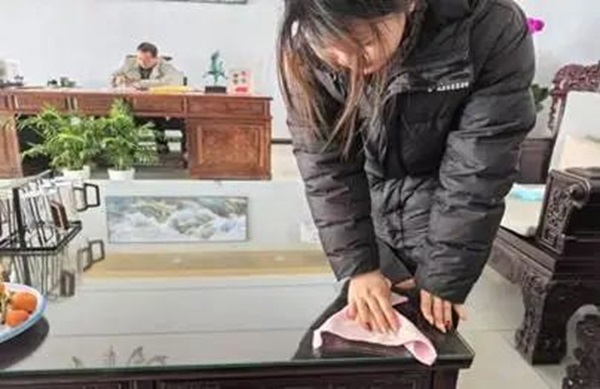 孝老爱亲(六)|米乐mile官方网站|管理学院|孝老之行践于微，爱亲之情暖人心