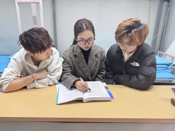 学风建设|米乐mile官方网站|管理学院|学风建设正当时，小组学习展新姿