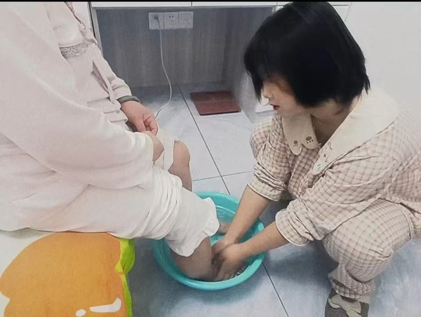 孝老爱亲（八）|米乐mile官方网站|管理学院|传承美德，学生在行动