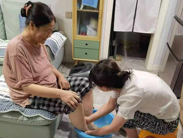 孝老爱亲（九）|米乐mile官方网站|管理学院|行孝老爱亲，彰显青春风采