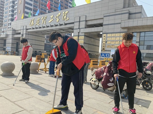 党建引领|米乐mile官方网站|管理学院|传承红色基因，践行雷锋精神