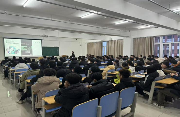 安全教育|米乐mile官方网站|管理学院|开展反诈主题班会，筑牢校园安全防线