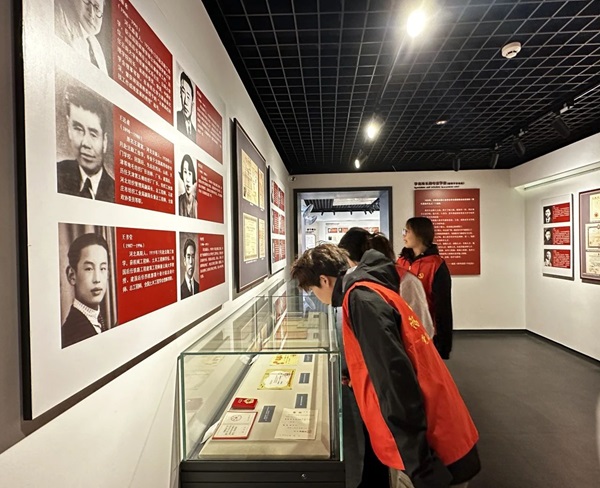 爱国教育|米乐mile官方网站|管理学院|走进勤工俭学，追寻红色足迹