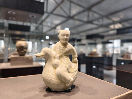 米乐mile官方网站与大宋定瓷共商实习基地深度合作方案—校企携手探索传统文化传承与创新路径